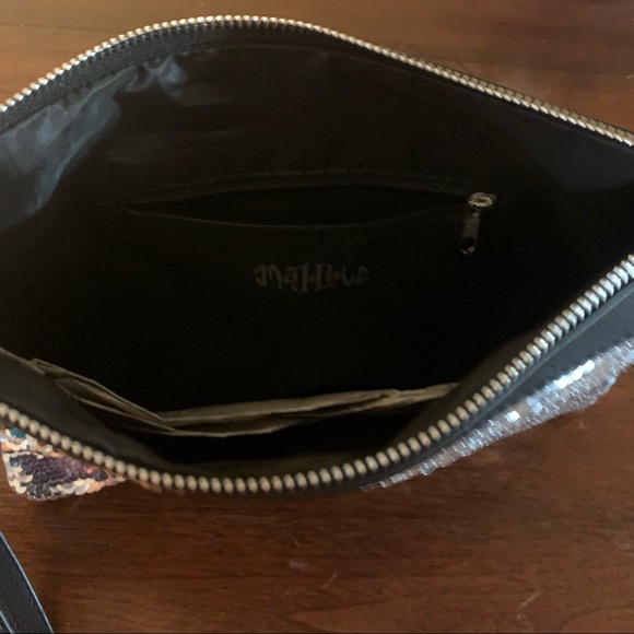 Holiday Wristlet silver sequence w/ red “Ho ho ho” adorable NWT - Picture 7 of 12